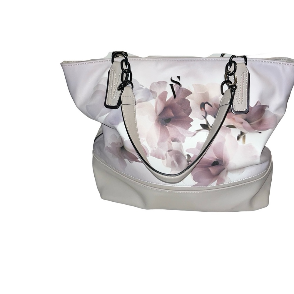Floral Vera Wang Women's Tote Bag